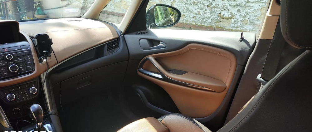 Opel Zafira cena 29000 przebieg: 254200, rok produkcji 2013 z Chorzów małe 79